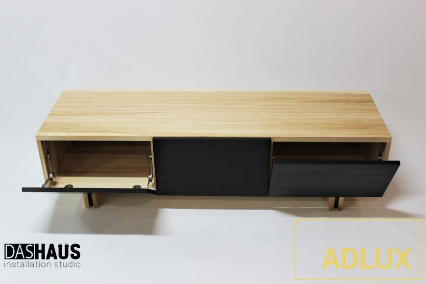 ADLUX SLIM TV‑3‑1500‑O‑W oak + oak doors SLIM_TV_3_1500_O_W фото