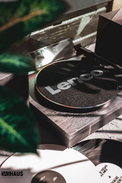 Lenco LS-300BK проигрыватель винила с внешней акустикой и Bluetooth A003105 фото