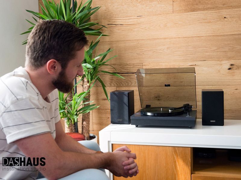 Lenco LS-300BK проигрыватель винила с внешней акустикой и Bluetooth A003105 фото